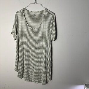 EUC Sweet Tea's By Pink rose Womens Shirt 1X Gray White Stripes